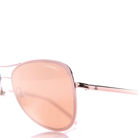 chanel sonnenbrille 4223|Chanel sunglasses with on side.